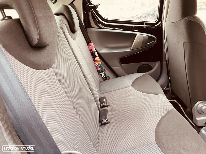 Toyota Aygo 1.0 + AC - 7