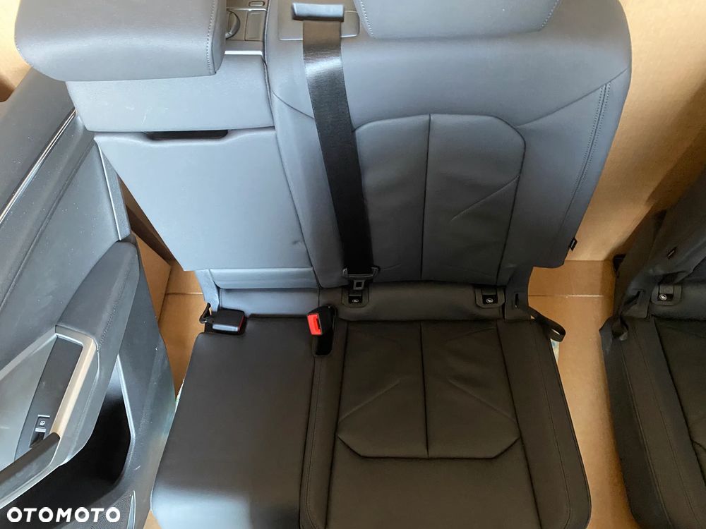 Audi Q3 83A kompletny środek Fotel fotele kanapa skóra boczki czarne 26km - 23