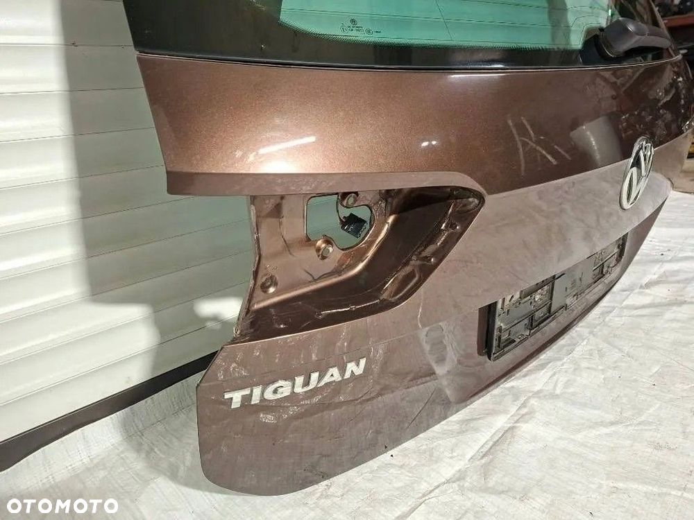 VW TIGUAN II 5NA 2016r. KLAPA BAGAŻNIKA Z SZYBĄ LD8X BRĄZOWY DEMONTAŻ - 13