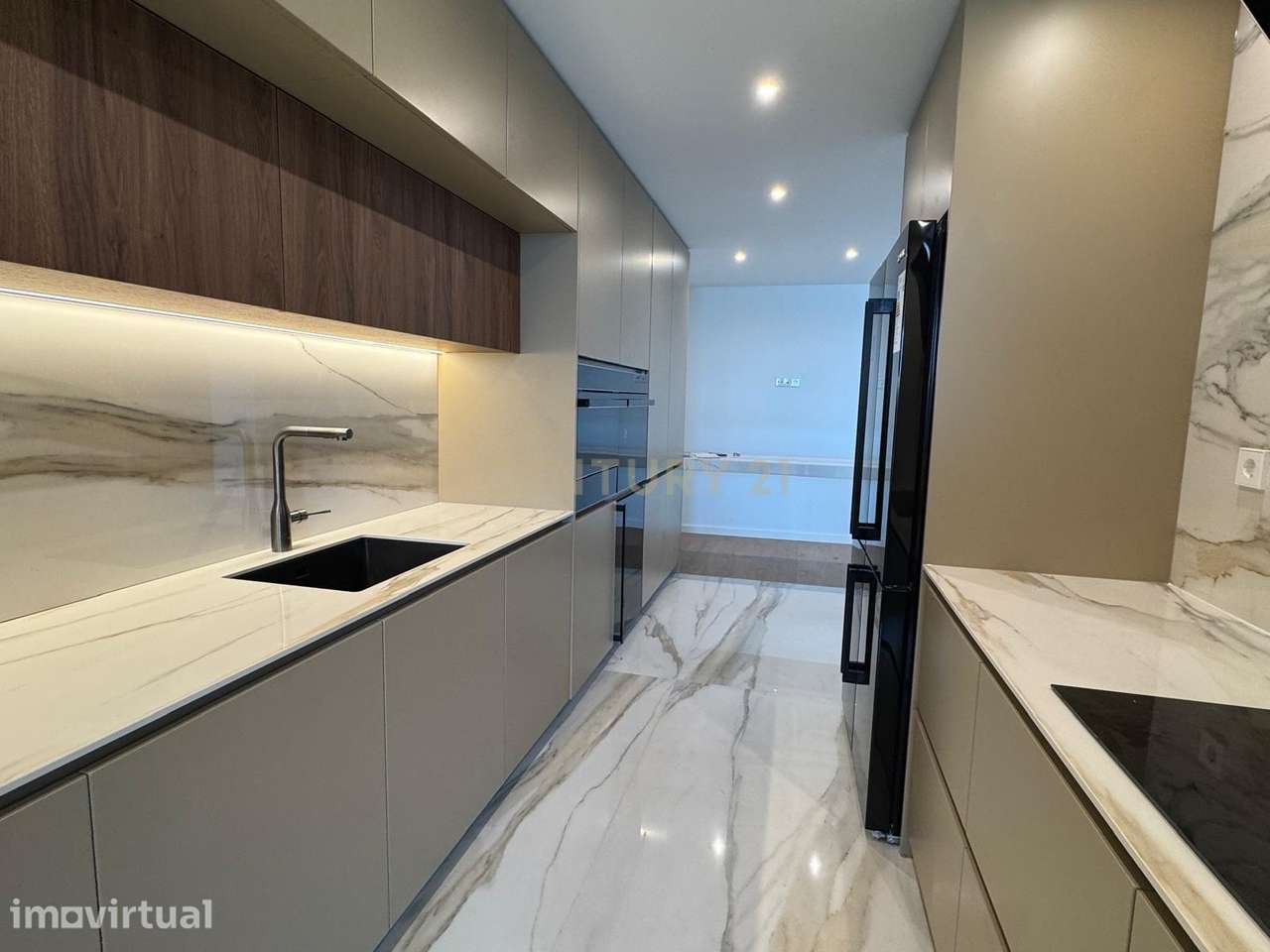 Luxuoso Apartamento com Vista Panorâmica em Vila Nova de Gaia - Grande imagem: 5/30