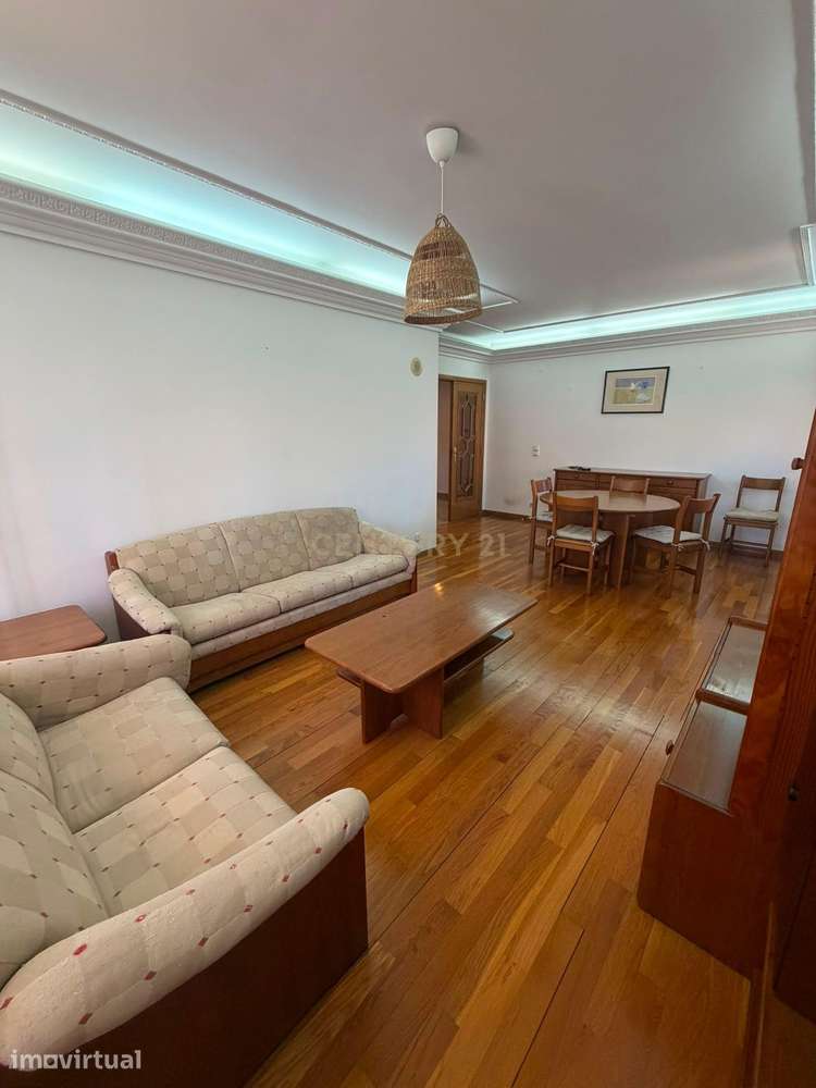 T1 mobilado com 70 m² e garagem junto ao Metro das Laranjeiras - Grande imagem: 4/18