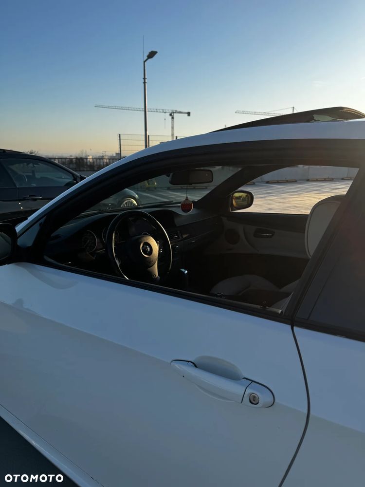 BMW Seria 3 335i M Sport Edition - 6