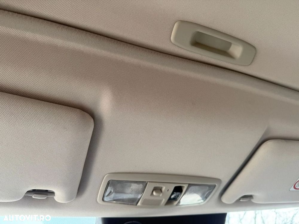 Mitsubishi Outlander - 27