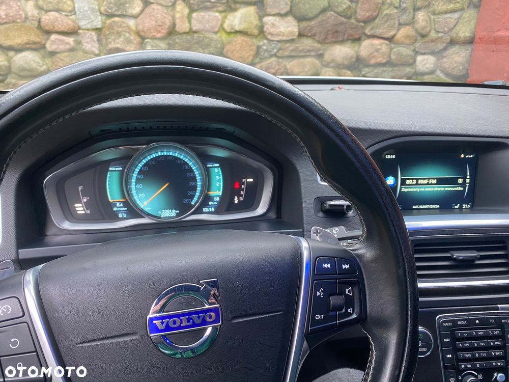 Volvo V60 D4 Geartronic Momentum - 23