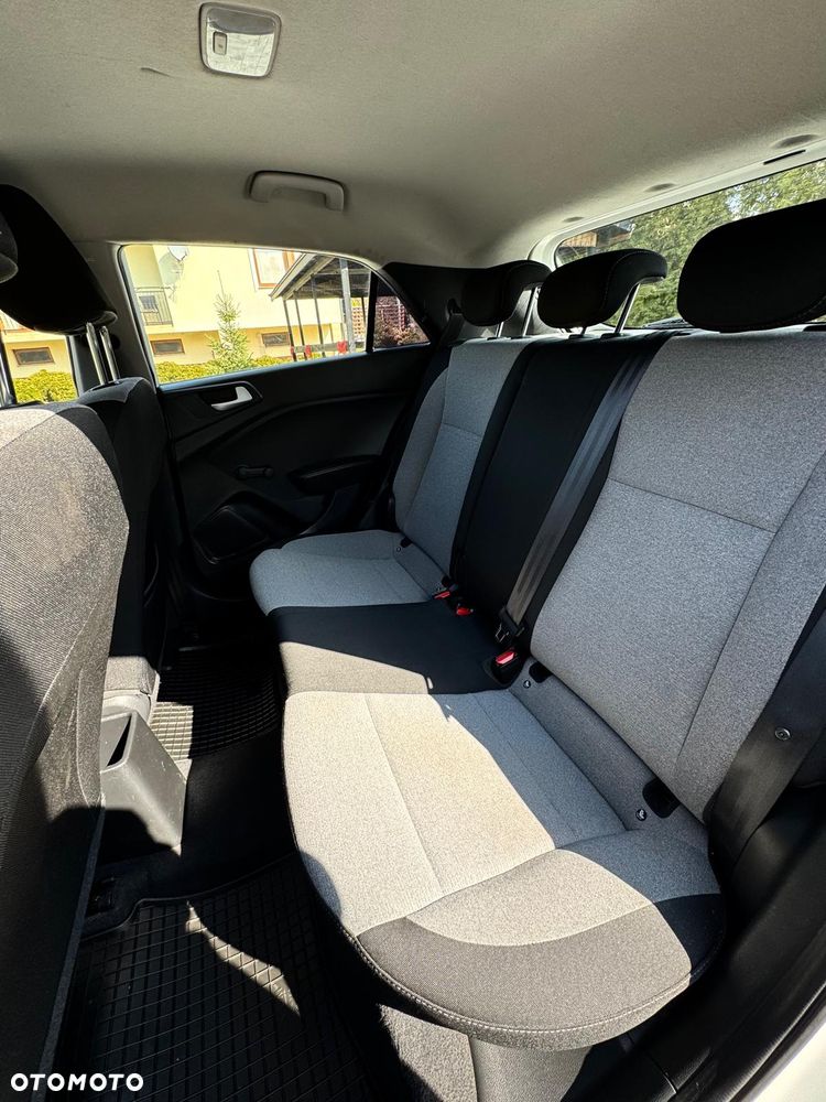 Hyundai i20 blue 1.2 Classic - 13