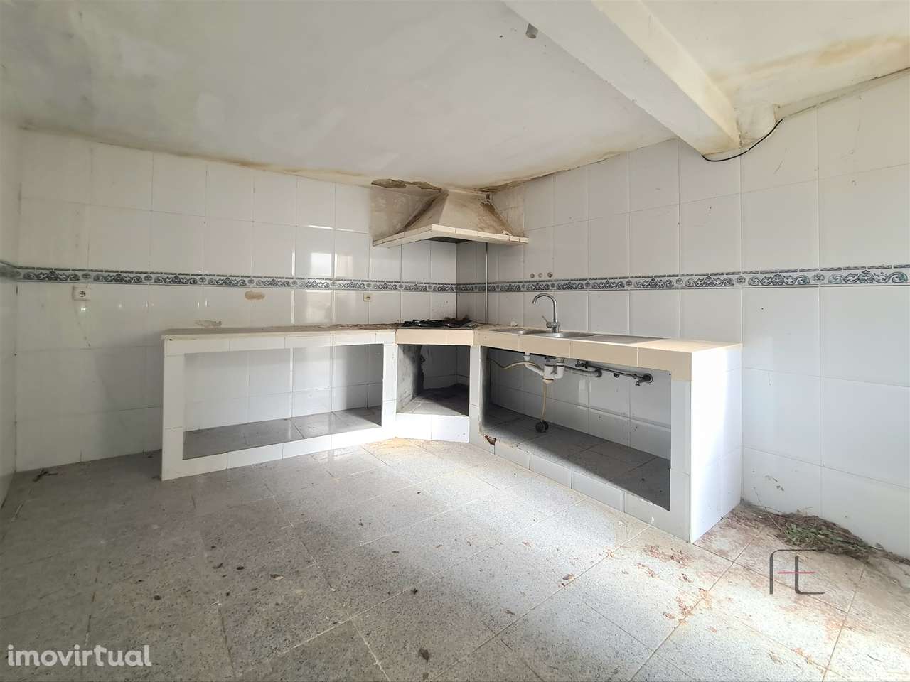 Moradia T3 Esmoriz para reabilitar - Grande imagem: 3/26