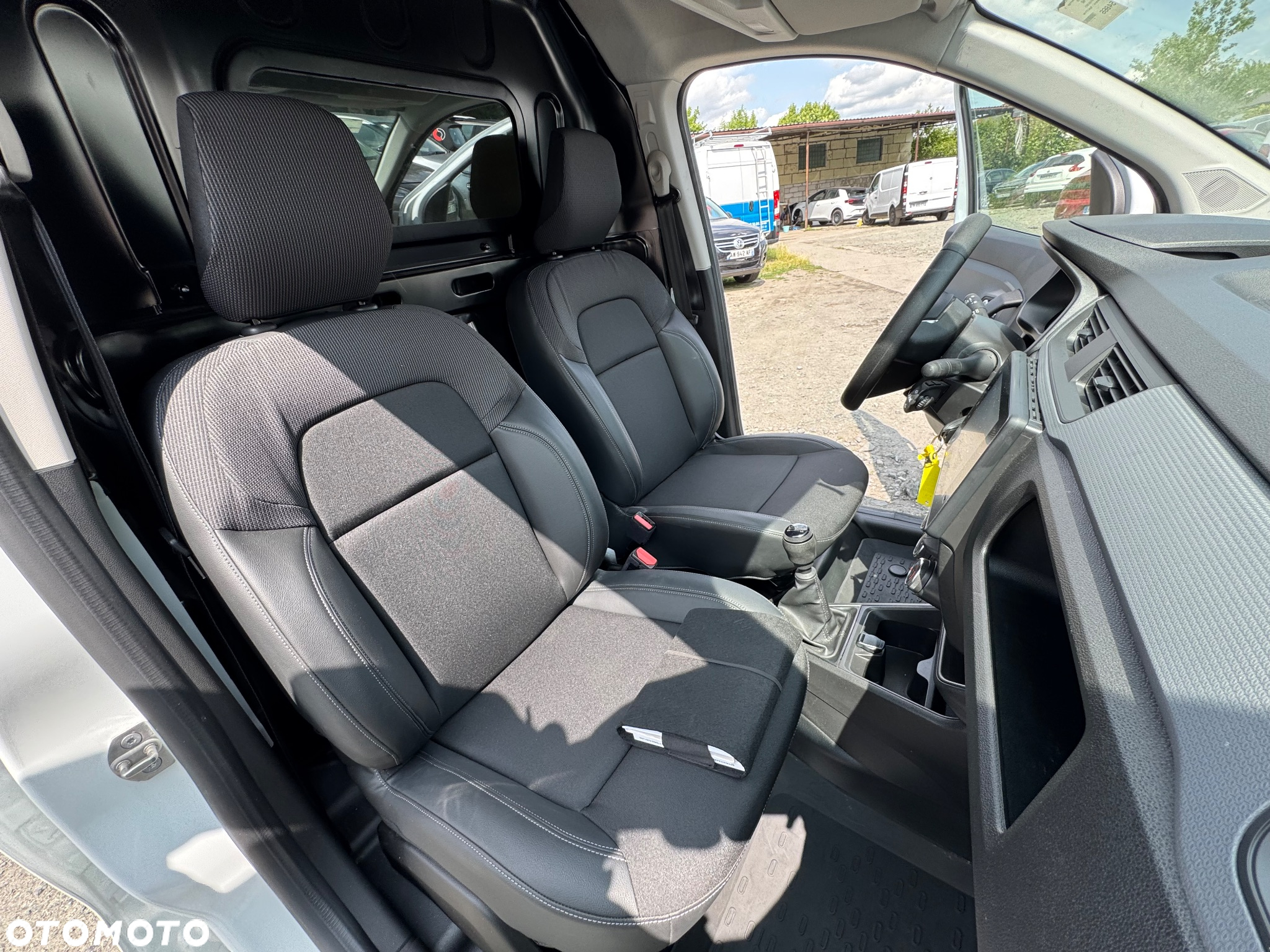 Renault EXPRESS 1.5dci KAMERA; NAWIGACJA, PÓŁ SKÓRY, CZUJNIKI PRZÓD I TYŁ świeżo sprowadzony, OKAZJA!!! - 6