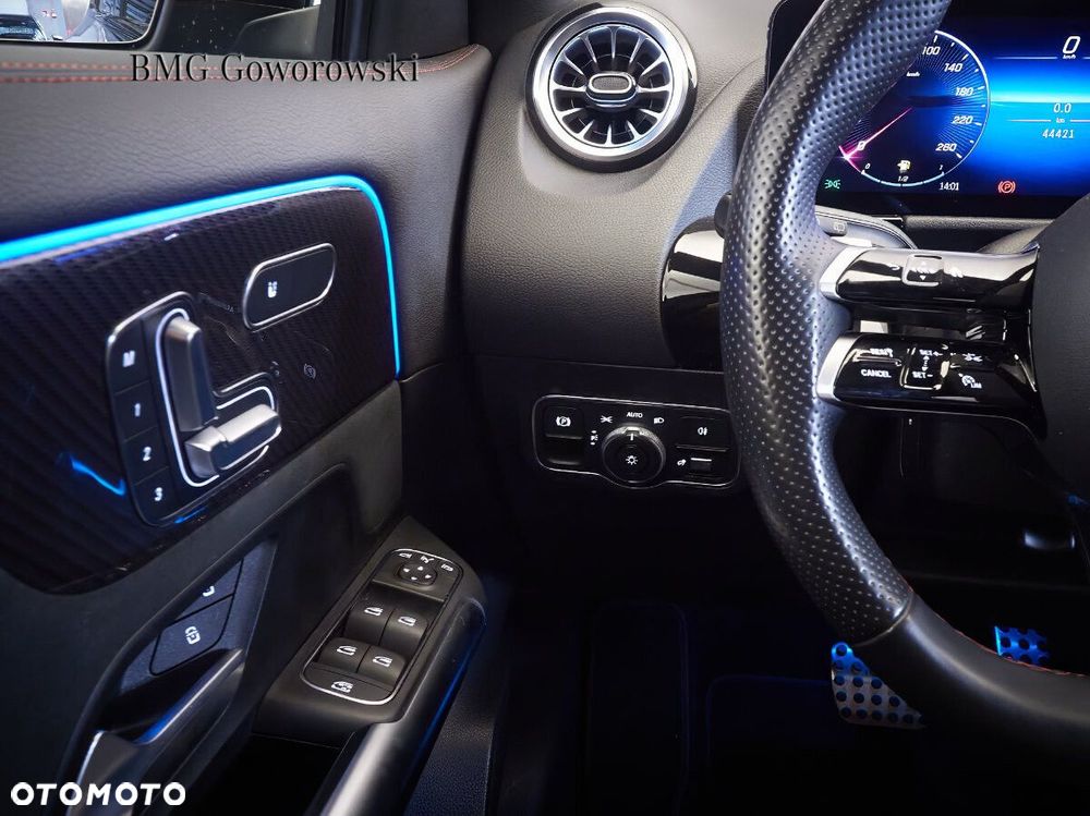 Mercedes-Benz GLA 200 AMG Line - 17