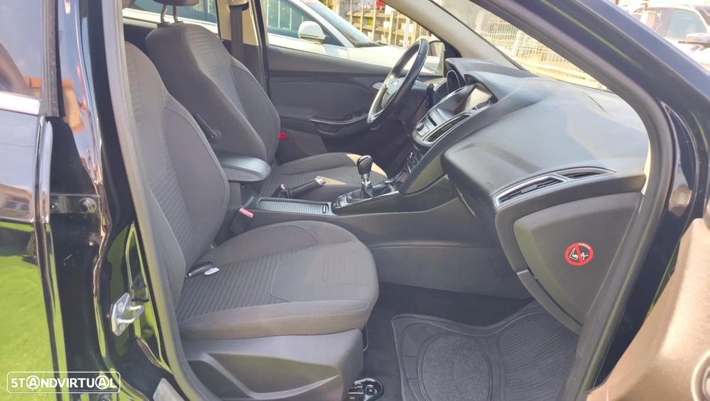 Ford Focus SW 1.5 TDCi Titanium ECOnetic - 11