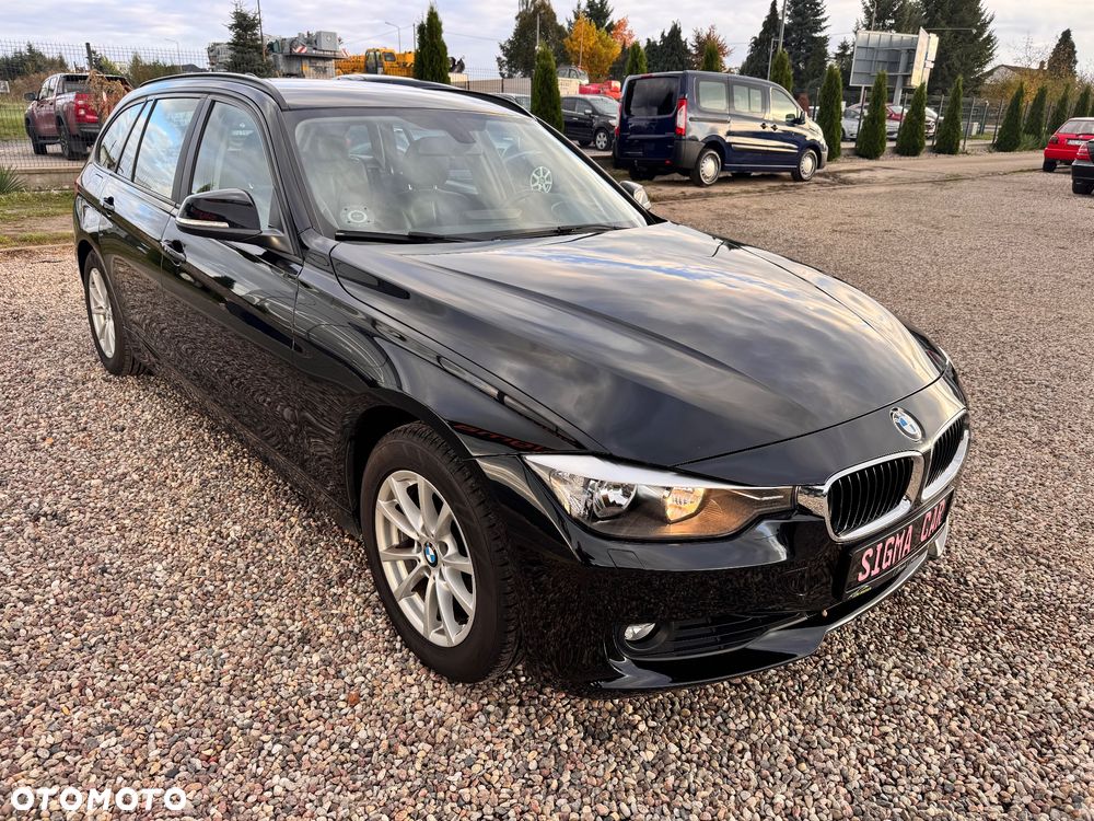 BMW Seria 3 320i Touring - 18