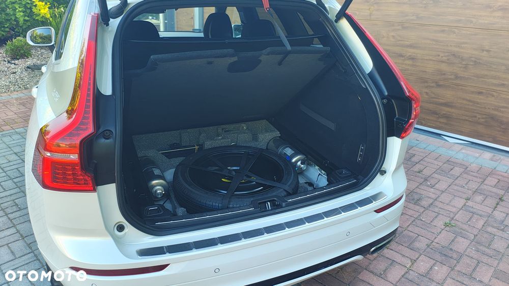 Volvo XC 60 T5 R-Design - 16