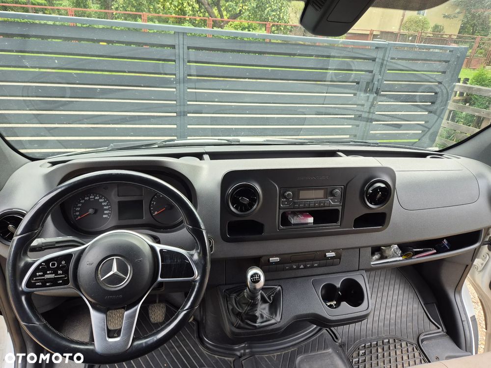 Mercedes-Benz Sprinter - 5