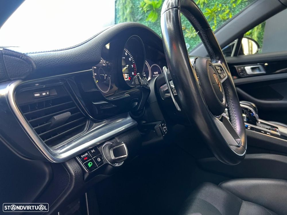 Porsche Panamera Sport Turismo 4 E-Hybrid Platinum Edition PDLS - 33
