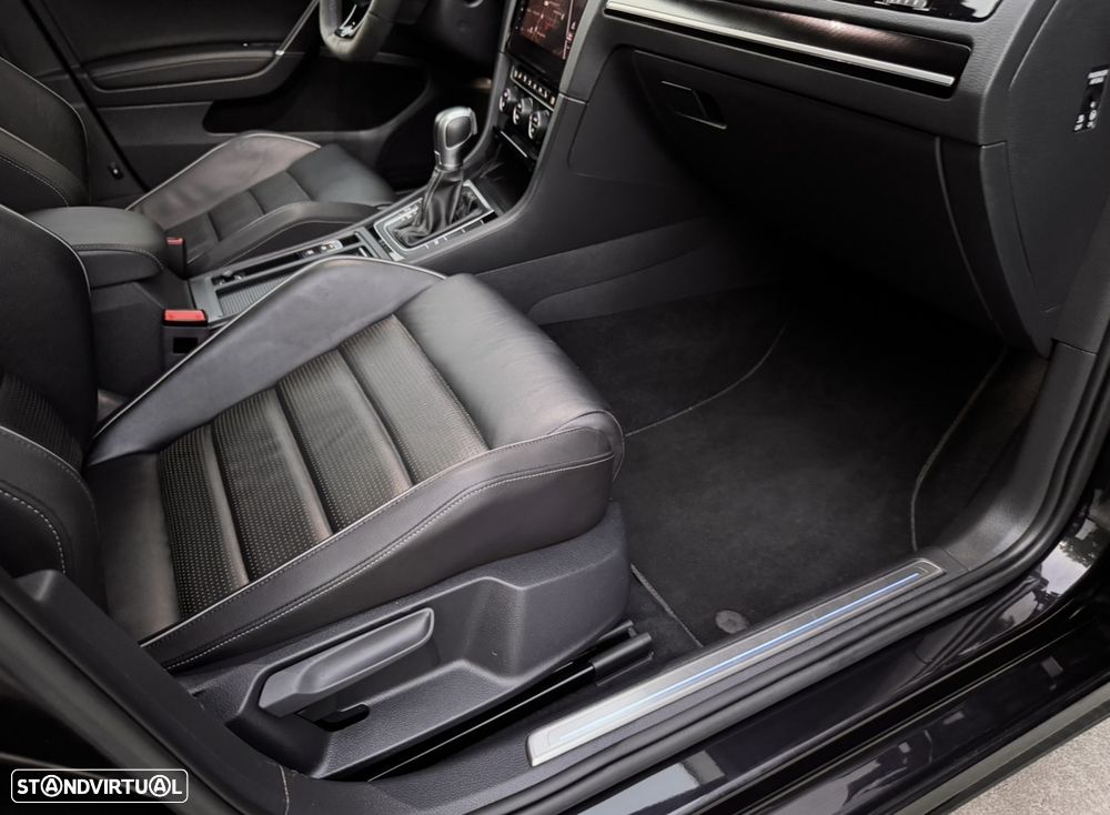 VW Golf R 4Motion (BlueMotion ) DSG - 38