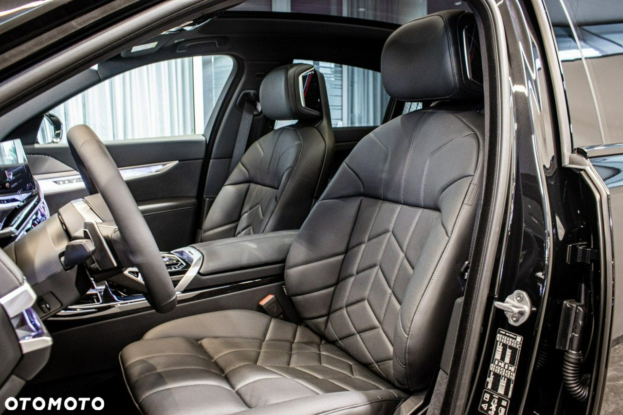 BMW Seria 7 - 12