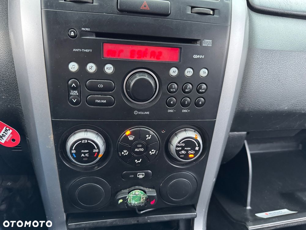 Suzuki Grand Vitara 1.6 Black&White - 12