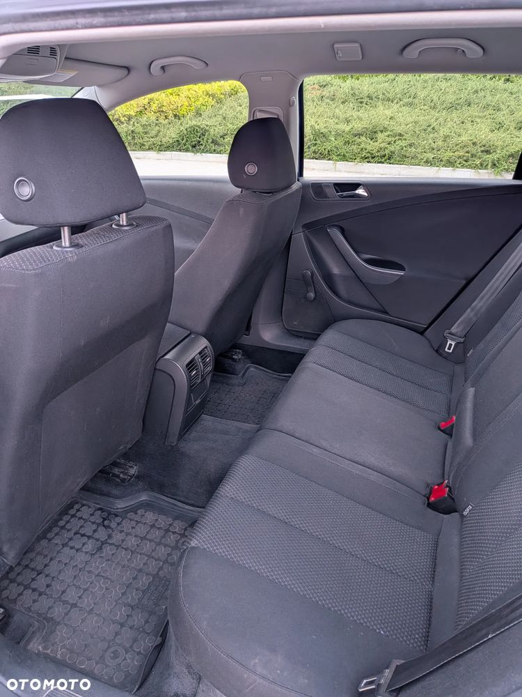 Volkswagen Passat 1.9 TDI Comfortline - 9