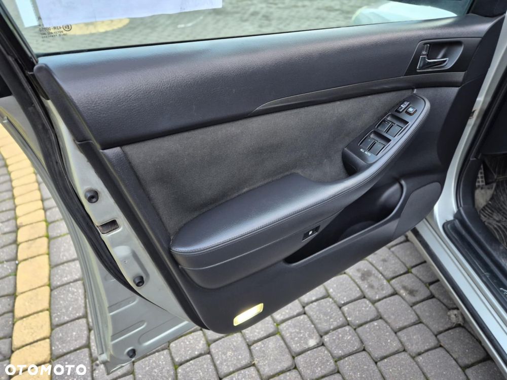 Toyota Avensis 2.0 D-4D Combi - 13