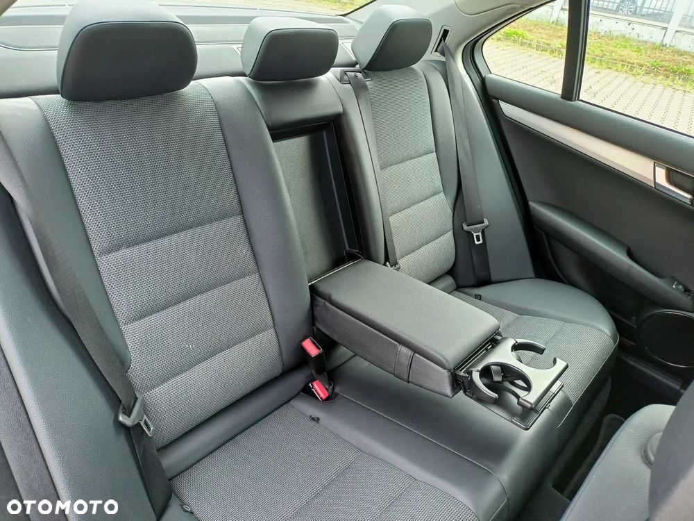 Mercedes-Benz Klasa C ver-200-kompressor-avantgarde - 9