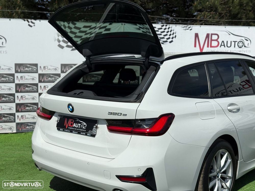 BMW 320 e Corporate Edition Auto - 16