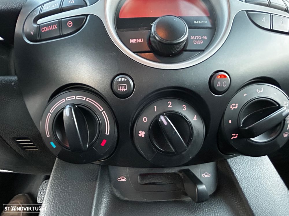 Mazda 2 1.3 MZR Core - 24