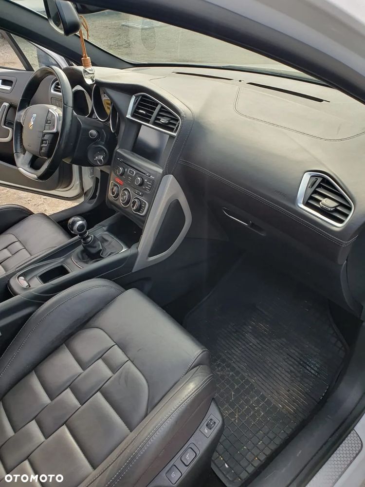 DESKA ROZDZIELCZA CIEMNY BRĄZ SKÓRA AIRBAG+ PASY DS4 2014R