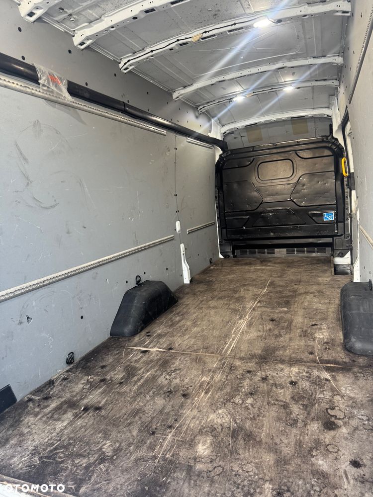 Ford Transit - 18