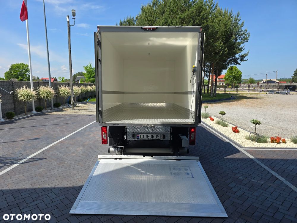 Ford TRANSIT 350-170 IZOTERMA WINDA 750Kg 48 Tyś Km SERWIS ASO FORD DO OSTATNIEGO Km SALON PL STAN JAK NOWY TEMPOMAT KLIMA ELKTRYKA ASYSTEN KIEROWCY WZMOCNIONE TYLNE ZAWIESZENIE RESOR + PODUSZKI PNEŁMATYCZNE - 17