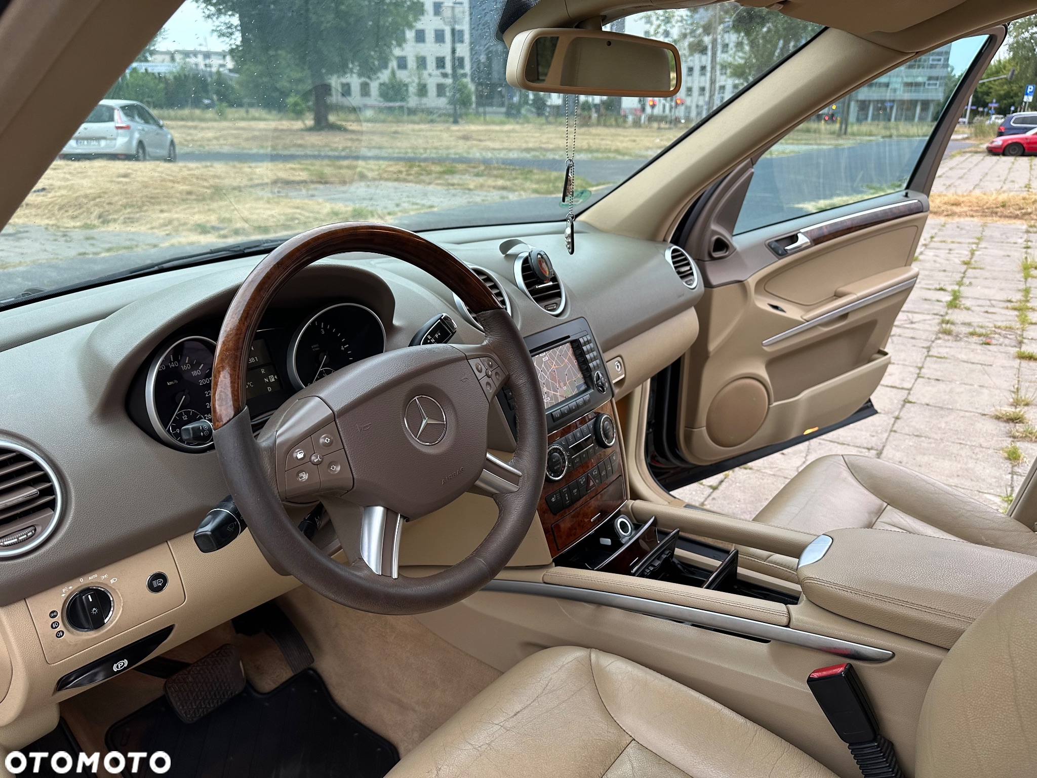 Mercedes-Benz ML - 26