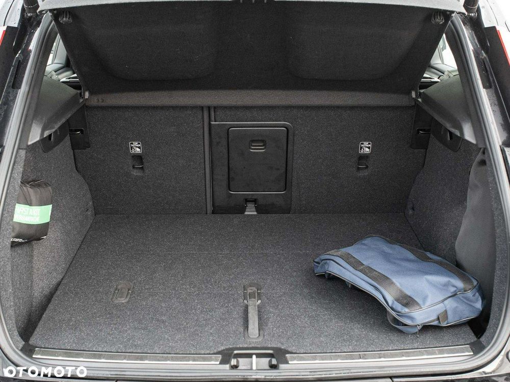 Volvo XC 40 B3 Plus Bright - 28