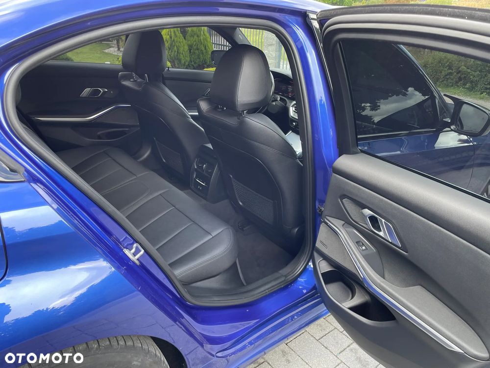 BMW Seria 3 330i xDrive M Sport sport - 10