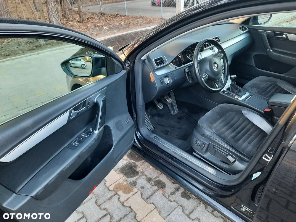 Volkswagen Passat 2.0 TDI DPF Highline - 8
