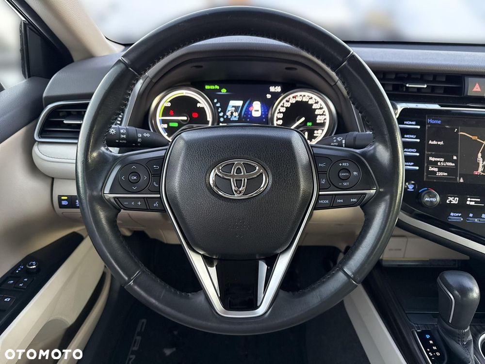 Toyota Camry 2.5 Hybrid Executive CVT - 12