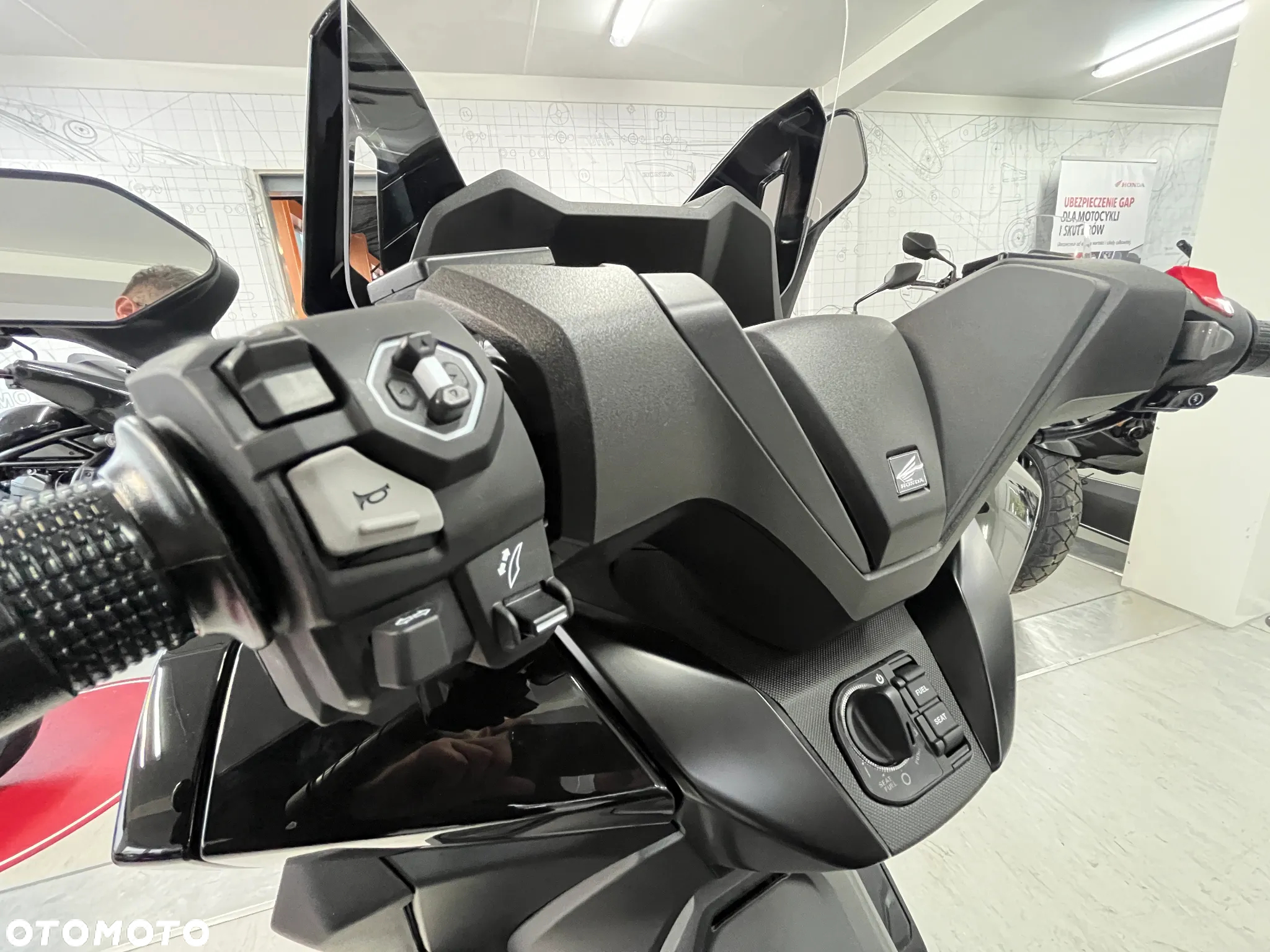 Honda NSS - 9