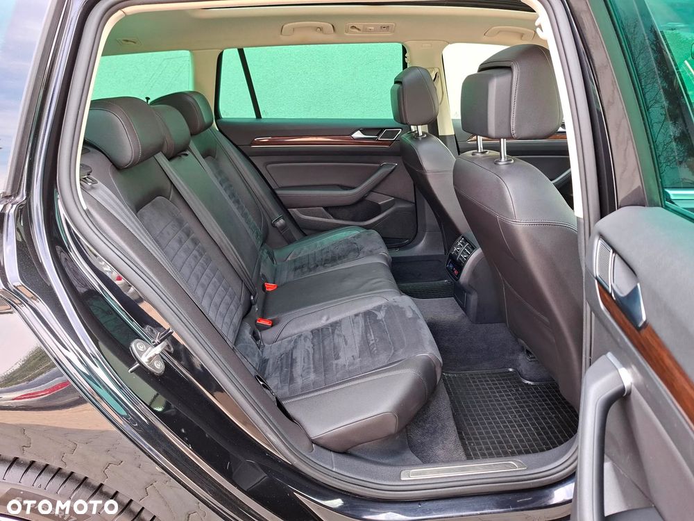 Volkswagen Passat 2.0 TDI (BlueMotion Technology) Highline - 26