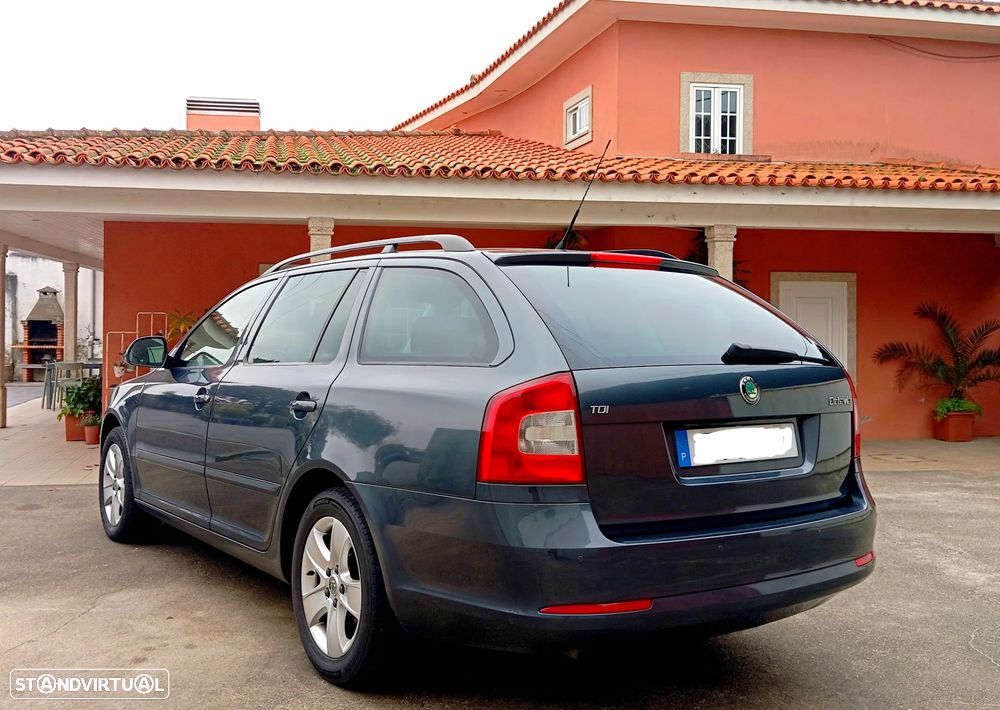 Skoda Octavia Break 1.6 TDi Elegance Pack - 2