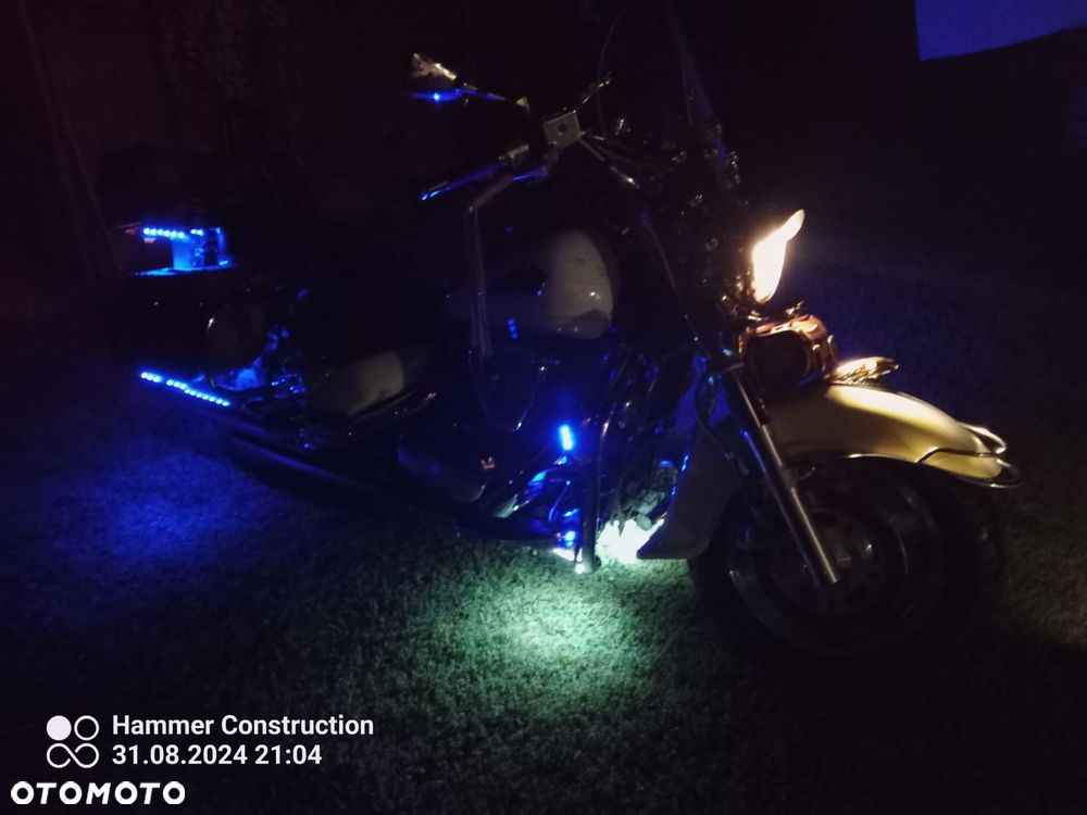 Suzuki Intruder - 10