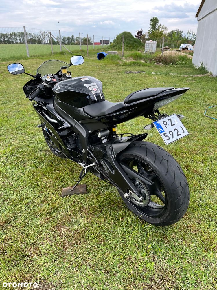 Yamaha R6 - 6