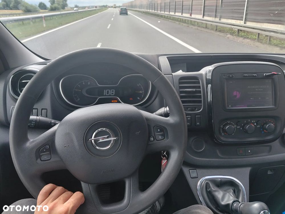 Opel Vivaro L2H1 2,9t Elegance Business - 12
