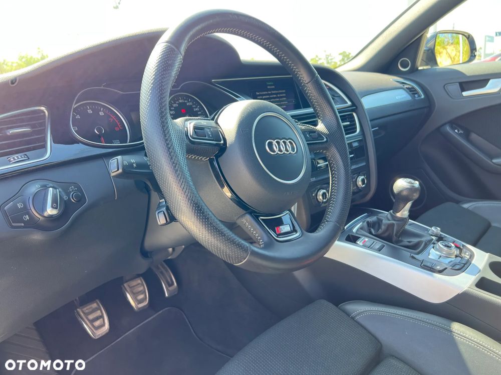 Audi A4 Avant 2.0 TFSI Quattro - 13