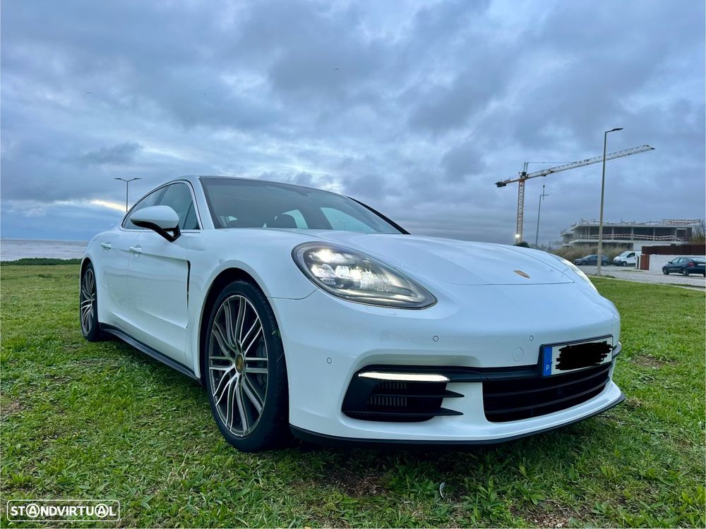 Porsche Panamera 4 S - 1