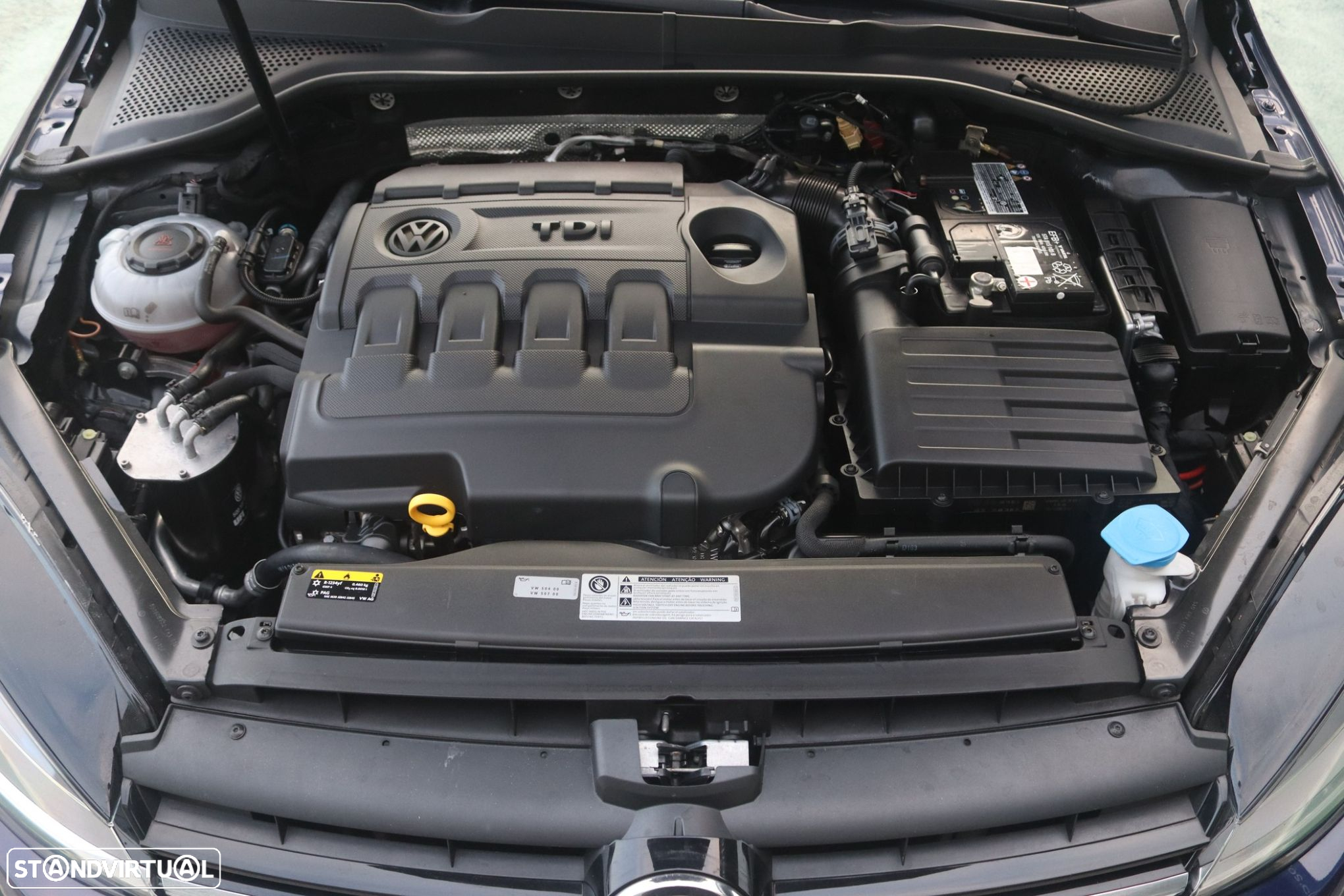 VW Golf 1.6 TDI Highline - 24