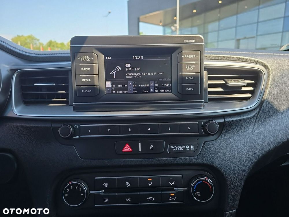Kia Ceed - 23