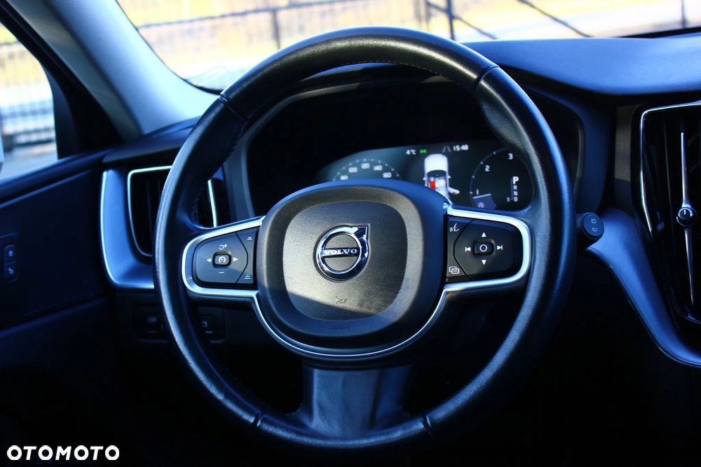 Volvo XC 60 D4 Momentum Pro - 38