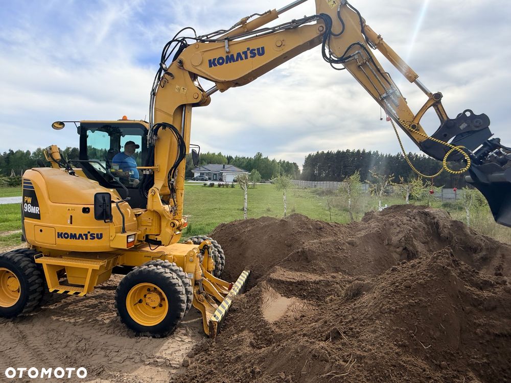 Komatsu 4x4x4 ramię łamane Koparka kołowa KOMATSU  PW98MR-8 10ton 4x4x4 ośki skrętne Ramię 3x łamane BEZ DPF i ADBLUE 4 cyl dodatkowe wyjścia hydr Pług Podpory 2012 szybka zwinna Prosto z importu 1 właściciel Cat TEREX Liebherr Wacker Pw 98 Mr 8 11 - 7