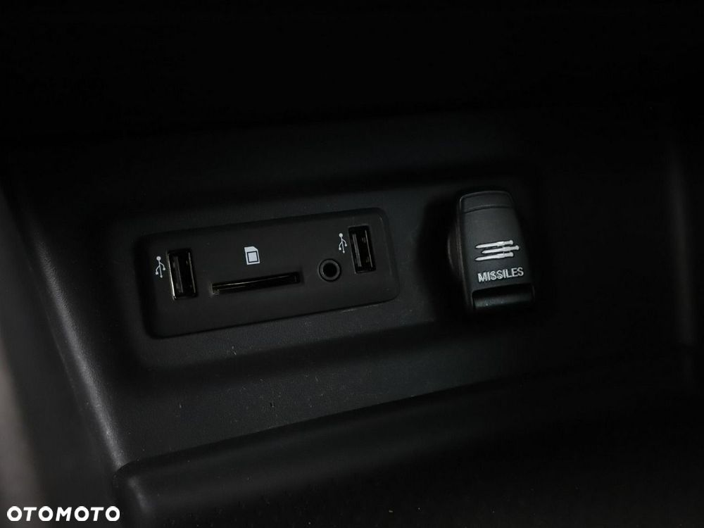 Renault Megane ENERGY TCe 165 EDC BOSE EDITION - 32