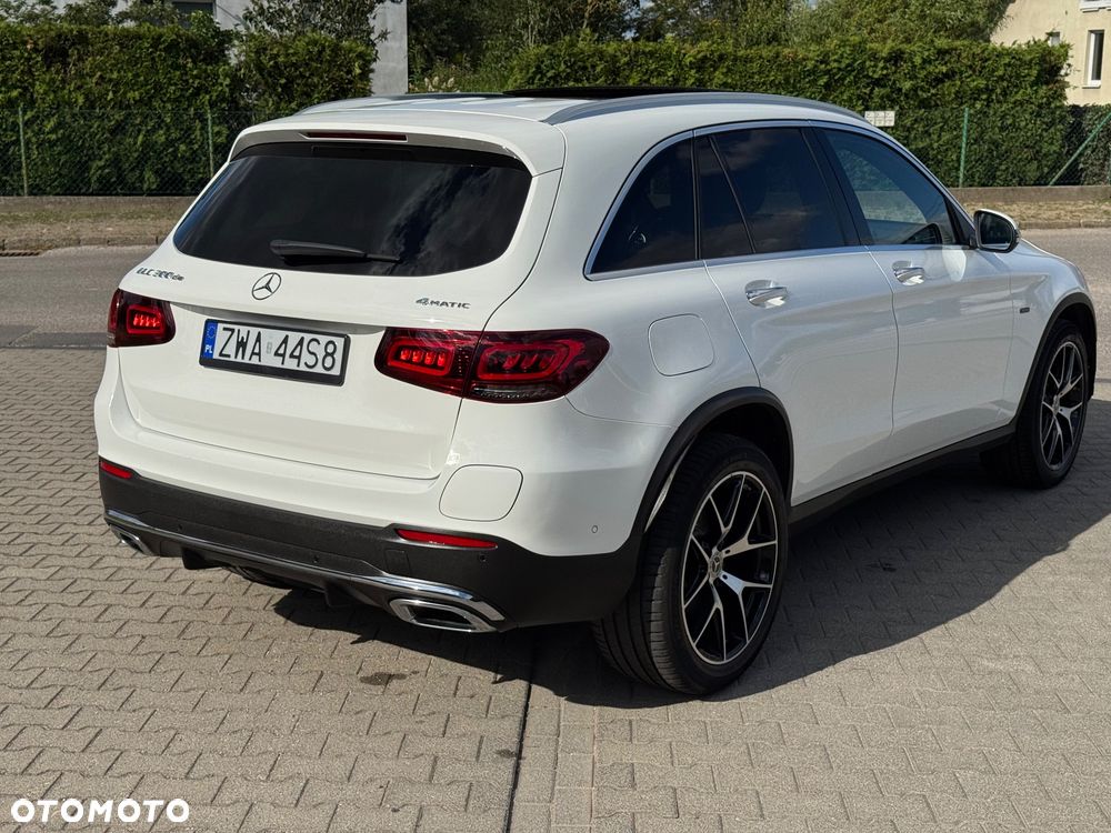 Mercedes-Benz GLC 300 de 4Matic 9G-TRONIC AMG Line Plus - 12
