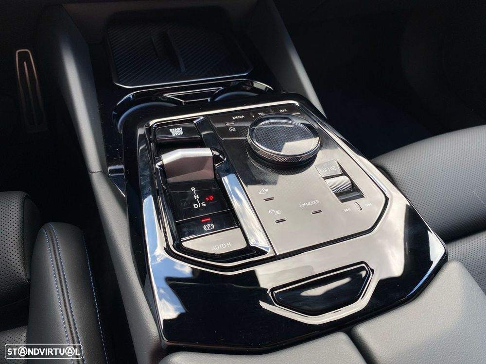 BMW 520 d Pack Desportivo M - 13