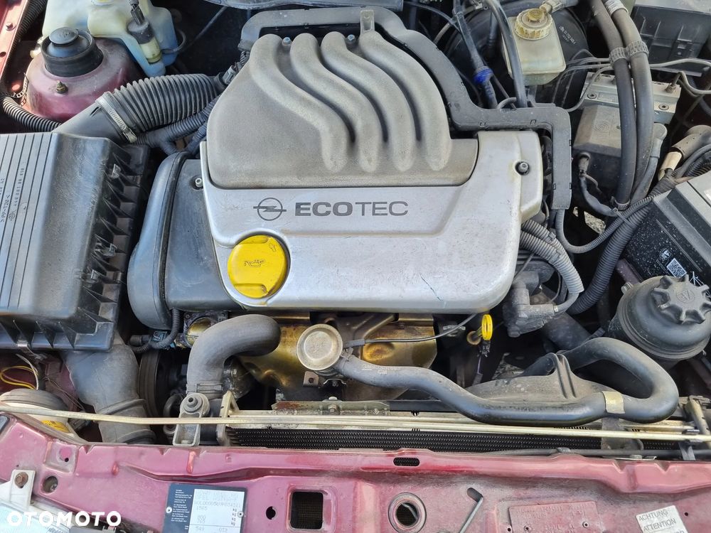 Opel Astra 1.6 GL - 28