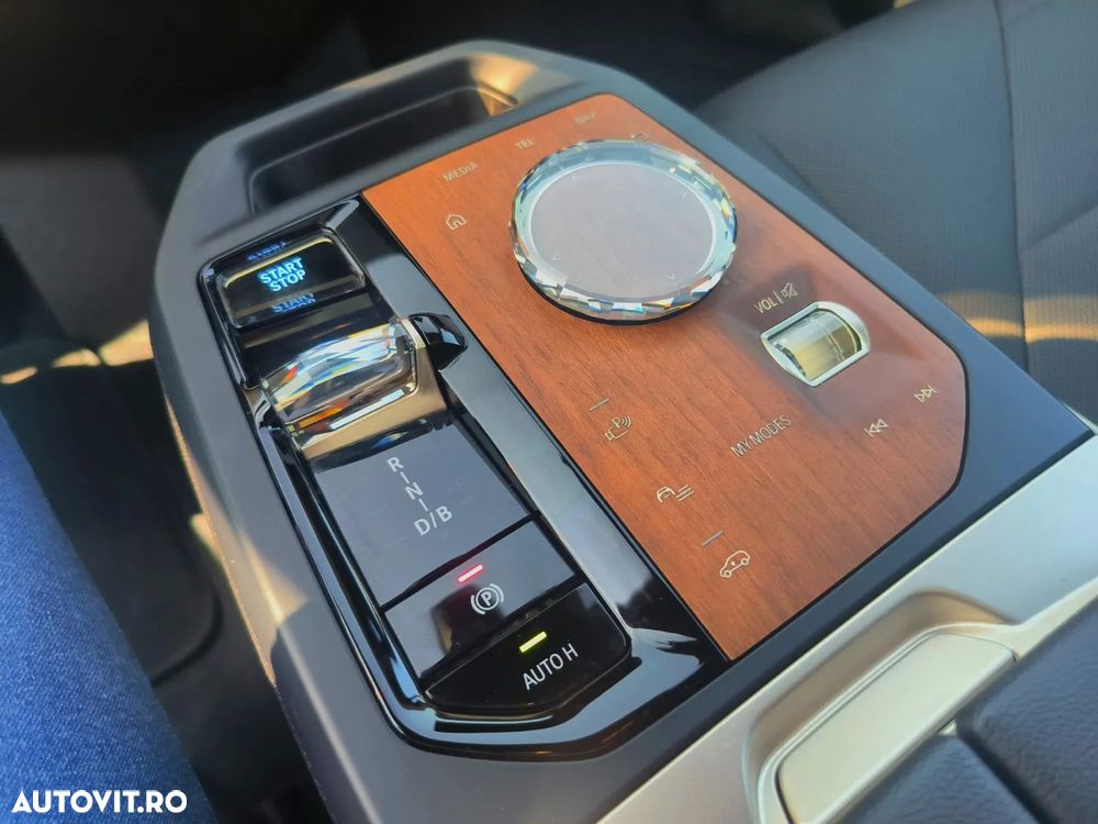 BMW iX xDrive50 - 9
